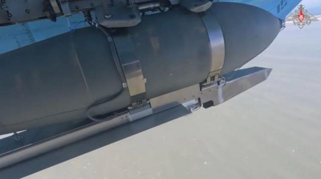 Glide bombs can be dropped by Russia's Su-34 fighter jets