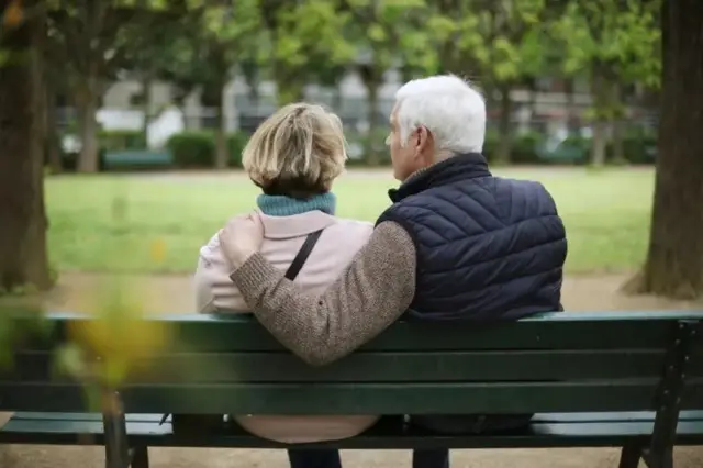 امریکہ اور برطانیہ میں ریٹائرمنٹ کی اوسط عمر 60 سال سے زیادہ ہے۔
